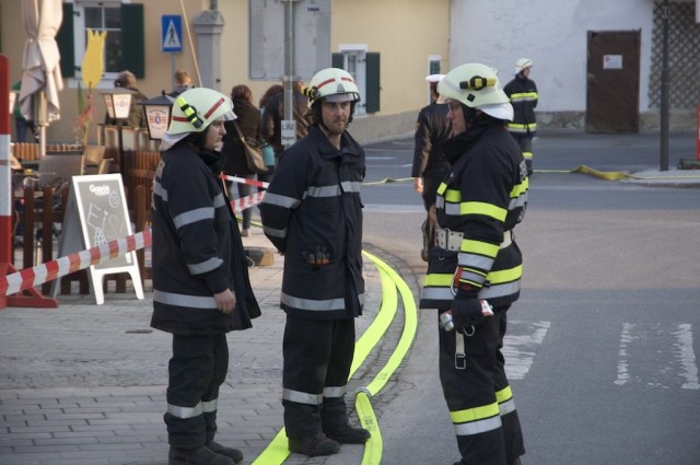 Die Kameraden von der FF sind voll im Bilde