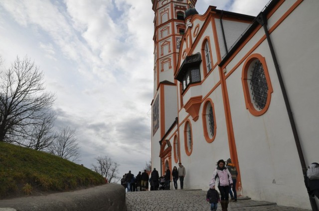 Aber jetzt geschwind in die Kirche zur Taufe